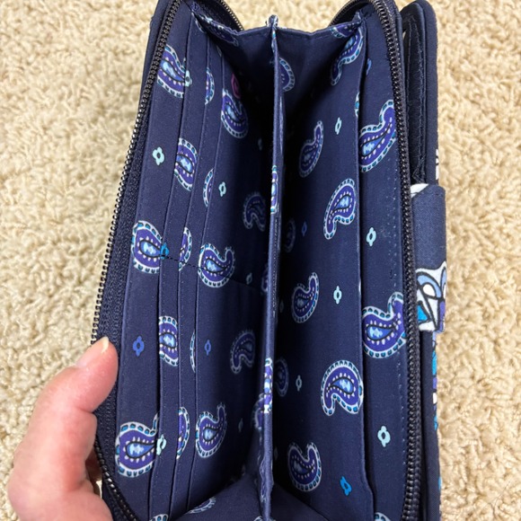 Vera Bradley Quilted Paisley Zip‎ Around Wallet Wristlet Organizer Blue Purple - Picture 3 of 9